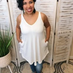 Iris & Rainbow Boutique #K58 Checkmate Sleeveless Top (White)