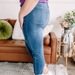 Iris & Rainbow Boutique #L881 Secrets From A Girl Judy Blue Jeggings