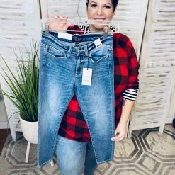 Iris & Rainbow Boutique New Arrivals #K696 Cropped Queen Judy Blue Skinny Jeans