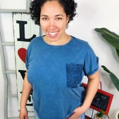 Iris & Rainbow Boutique #M738 It's All About The Details Top