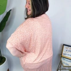 Iris & Rainbow Boutique #M610 Feel It Cardigan (Peach)