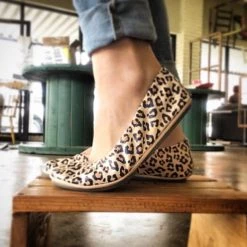 Iris & Rainbow Boutique #C20 Storehouse In Stock Flats (Special Edition)