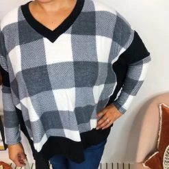 Iris & Rainbow Boutique #L40 *Doorbuster* Plaid About You Top (Black/White) New Arrivals