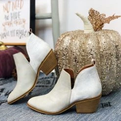 Iris & Rainbow Boutique #K767 Work It Girl Boots (White Metalllic)