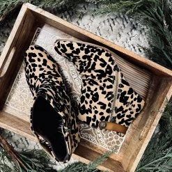 No Ship Drop Ship New Arrivals Berrey Sahara WildCat Grasslands Blow Fish Bootie 17 No Ship Drop Ship New Arrivals Berrey Sahara WildCat Grasslands Blow Fish Bootie