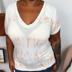 Iris & Rainbow Boutique #K806 Between The Roses POL Top