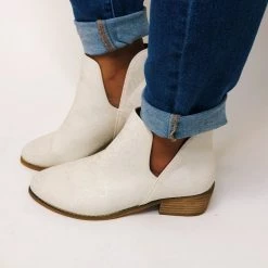 Iris & Rainbow Boutique New Arrivals K551 White Leopard V-Cut Boots