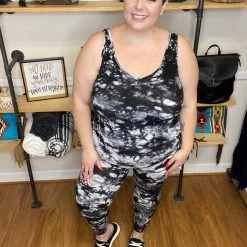 Iris & Rainbow Boutique #E02 Swirling Dreams Tie Dye Leggings (BLACK)