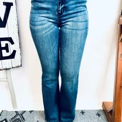 Iris & Rainbow Boutique #M223 Minimal It Girl Flare Judy Blue Jeans