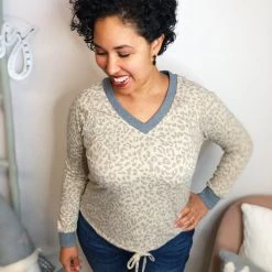 Iris & Rainbow Boutique #L372 Bow To The Lioness Top New Arrivals