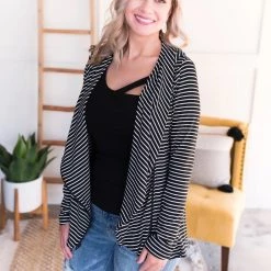 Iris & Rainbow Boutique New Arrivals #K452 Far Away Tank Top (Black)