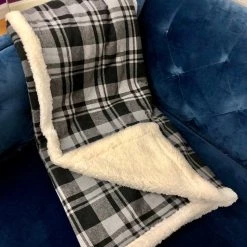 Iris & Rainbow Boutique #E31 Sherpa Blankets