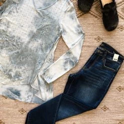 Iris & Rainbow Boutique #K566 Glistening Waves Top