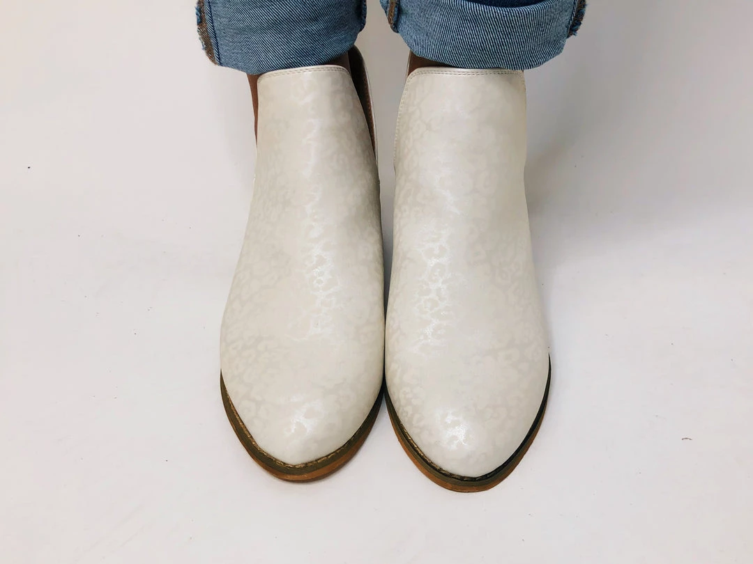 Iris & Rainbow Boutique New Arrivals K551 White Leopard V-Cut Boots 5 Iris & Rainbow Boutique New Arrivals K551 White Leopard V-Cut Boots