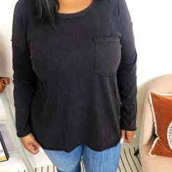 Iris & Rainbow Boutique New Arrivals #K956 Sweet Escape Long Sleeve Top (Black)