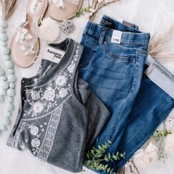 Iris & Rainbow Boutique #L881 Secrets From A Girl Judy Blue Jeggings