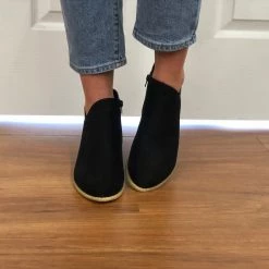 Iris & Rainbow #H99 Kennedy Black Snake Booties