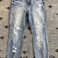 Iris & Rainbow Boutique New Arrivals #J831 Slashin Up My Knees Mid Rise Boyfriend Judy Blue Jeans 10 Iris & Rainbow Boutique New Arrivals #J831 Slashin Up My Knees Mid Rise Boyfriend Judy Blue Jeans