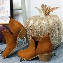 Iris & Rainbow Boutique #K765 Work It Girl Boots (Brown) New Arrivals