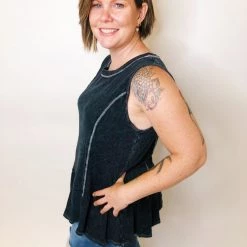 Iris & Rainbow Boutique New Arrivals #K389 Ruffle My Night