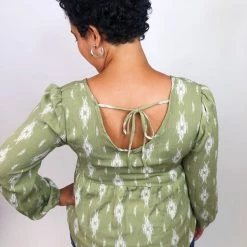 Iris & Rainbow Boutique #K751 A Gem Of A Top