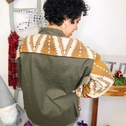 Iris & Rainbow Boutique #L839 I Put A Spell On You Shacket