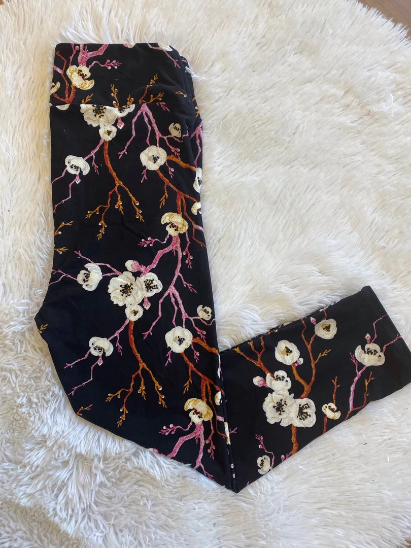 Iris & Rainbow Boutique #C158 Cherry Blossom Capri Leggings New Arrivals 4 Iris & Rainbow Boutique #C158 Cherry Blossom Capri Leggings New Arrivals
