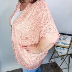Iris & Rainbow Boutique #M610 Feel It Cardigan (Peach)