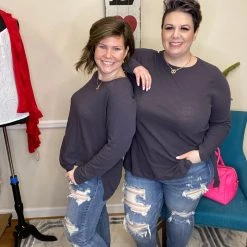 Iris & Rainbow Boutique #H826 The Edge Of The World Top New Arrivals