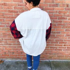 Iris & Rainbow Boutique #L336 Snowing On Plaid POL Shacket