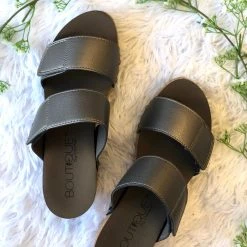 Iris & Rainbow Boutique #A17 Pure Bliss Strappy Wedges (Silver)