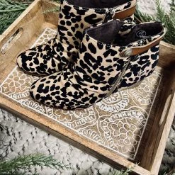No Ship Drop Ship New Arrivals Berrey Sahara WildCat Grasslands Blow Fish Bootie 20 No Ship Drop Ship New Arrivals Berrey Sahara WildCat Grasslands Blow Fish Bootie