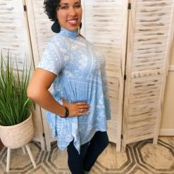 Iris & Rainbow Boutique New Arrivals #K122 Picture This Paisley Top