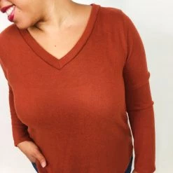 Iris & Rainbow Boutique #K685 The City Girl's Cozy Pullover (Rust)