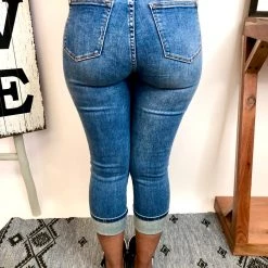 Iris & Rainbow Boutique #M249 Meet Me At Our Spot Capri Judy Blue Jeans