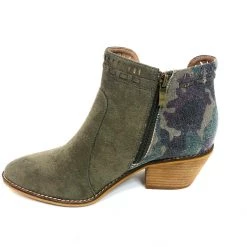 Iris & Rainbow Boutique New Arrivals #K732 Stitched In Camo Boots