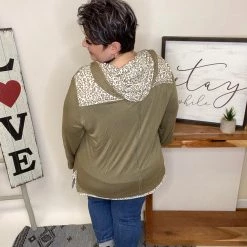 Iris & Rainbow Boutique #L557 Pretty Leopard Top 14 Iris & Rainbow Boutique #L557 Pretty Leopard Top