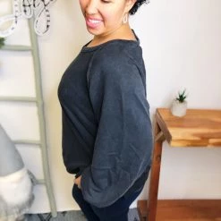 Iris & Rainbow Boutique #L520 Fall On Me POL Pullover (Black) New Arrivals