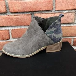 Iris & Rainbow Boutique #G03 Port Corky Boots New Arrivals