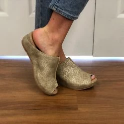 Iris & Rainbow New Arrivals #H100 Trinity Gold Leopard Mules 8 Iris & Rainbow New Arrivals #H100 Trinity Gold Leopard Mules