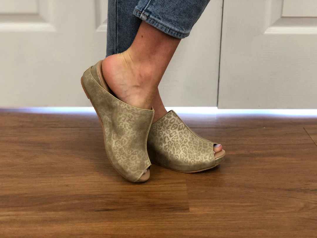 Iris & Rainbow New Arrivals #H100 Trinity Gold Leopard Mules 5 Iris & Rainbow New Arrivals #H100 Trinity Gold Leopard Mules