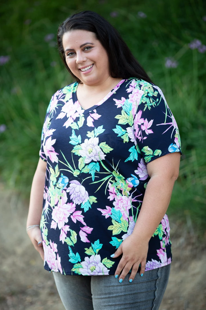 Boutique Simplified New Arrivals Digital Floral Short Sleeve Top 5 Boutique Simplified New Arrivals Digital Floral Short Sleeve Top