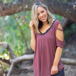 Boutique Simplified Striking Lattice Top In Marsala