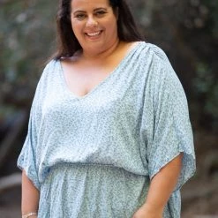 Boutique Simplified New Arrivals Ocean Floral Woven Top