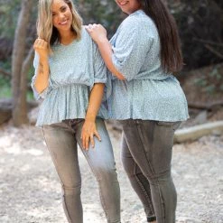 Boutique Simplified New Arrivals Ocean Floral Woven Top